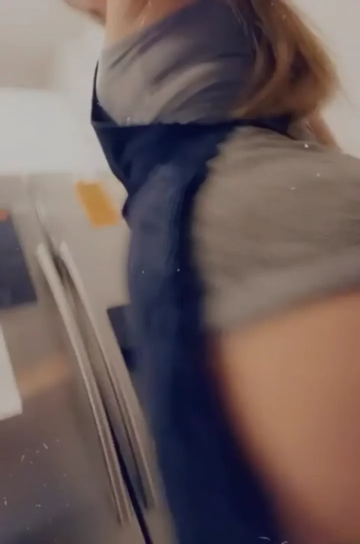 Would you like to join me in the kitchen for a midnight snack ?