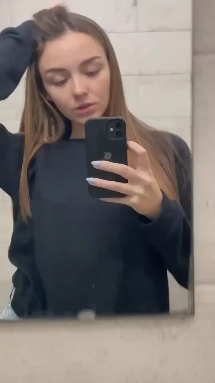 tits reveal