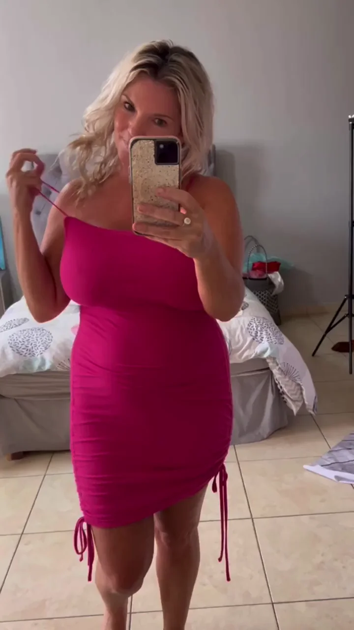 You should take a peek at mommy's tits ðŸˆ😁˜