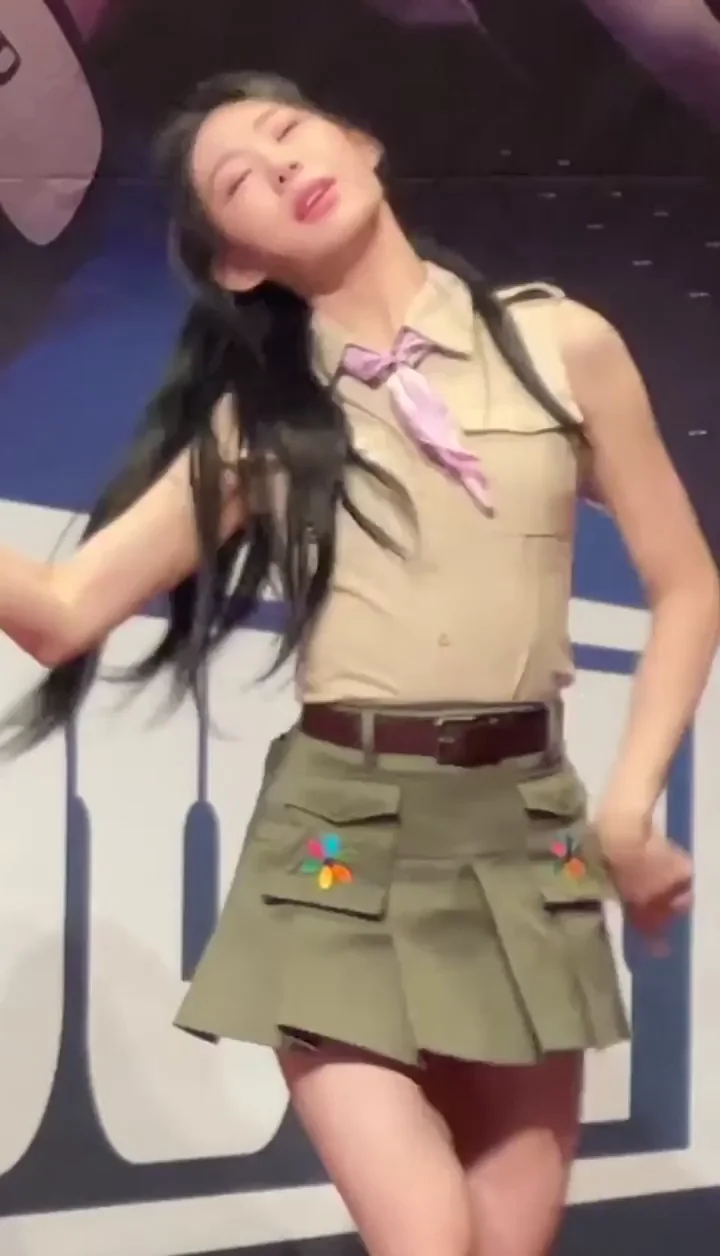 (ITZY) CHAERYEONG and YUNA