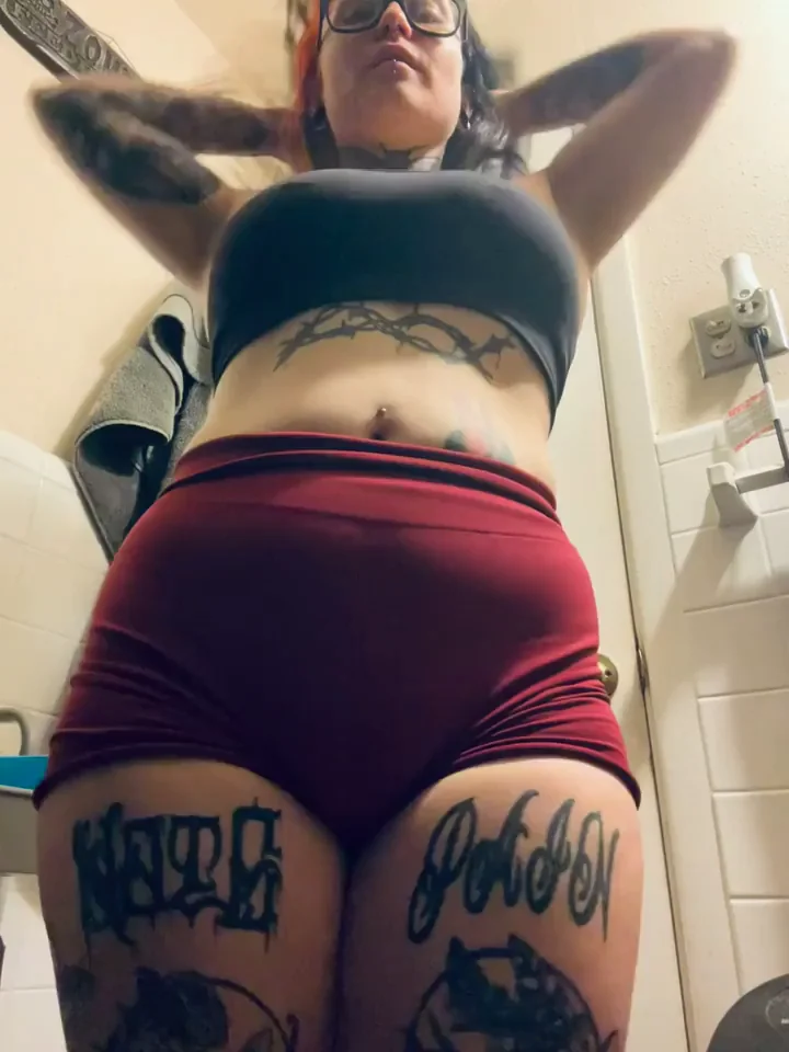 Peek-a-Boo Goth Slut's Bouncing Tits Tease