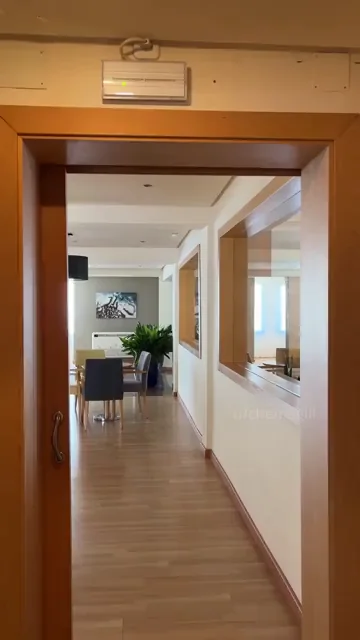 The best place to expose your tits is on the hotel's lobby toilet