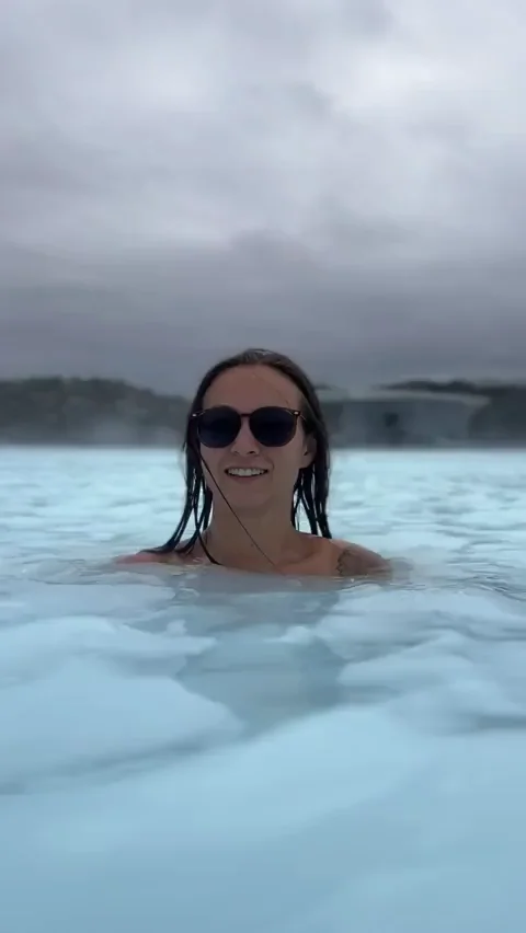Piper Quinn's Risky Full Nude Flash at Blue Lagoon 💦🔥