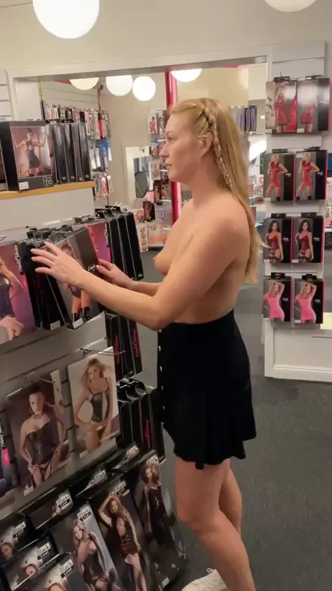 Entered the shop topless, no one minded haha! honestly felt so normal!