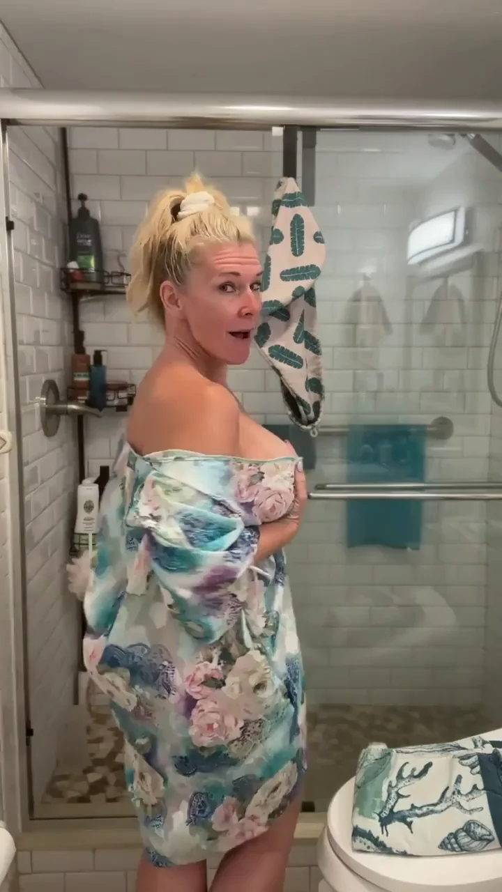 [TW] my tits would look better if you cummed on them