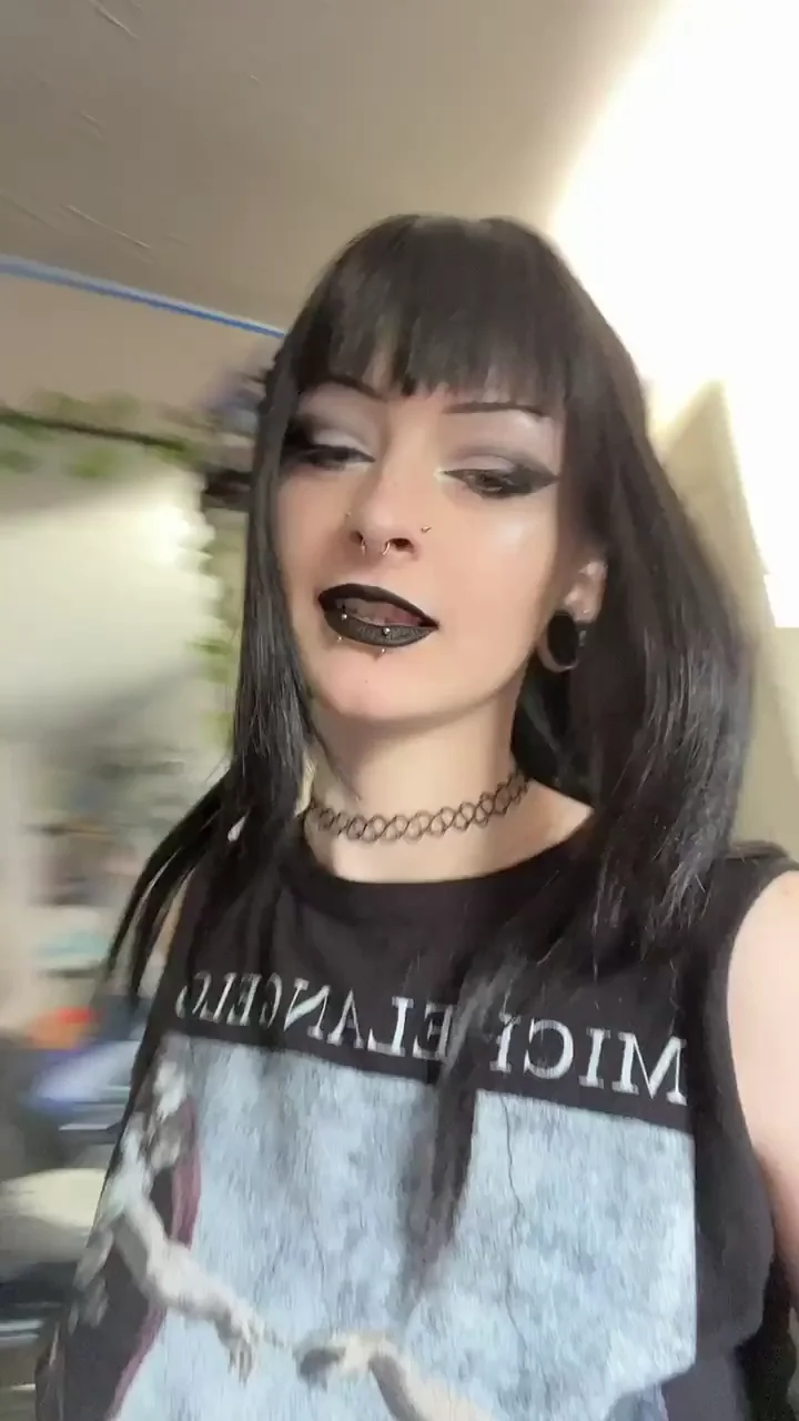 goth on or off