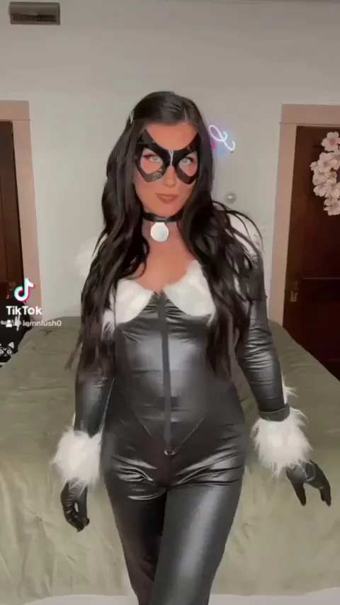 Messy kitty