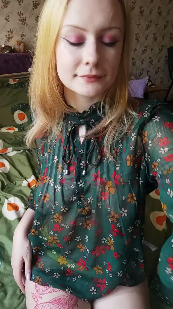 The curves of my body look so damn sexy