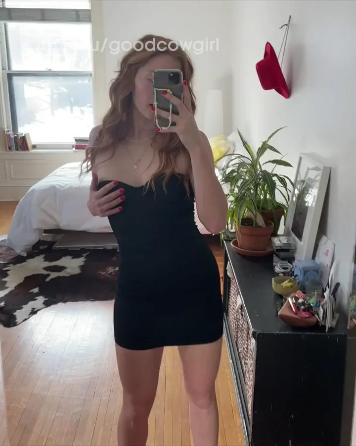I think it's hotter to fuck with clothes on but pulled off the important parts 🥵