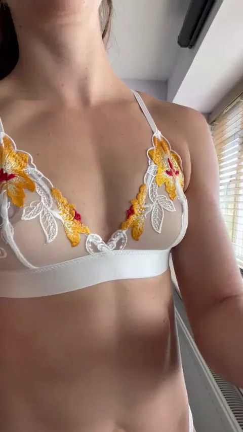 [f] do you like my toned body?