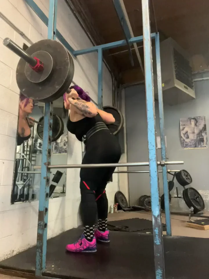 Mondays are for squats, & squats make me horny. Just another lil gym [f]lash