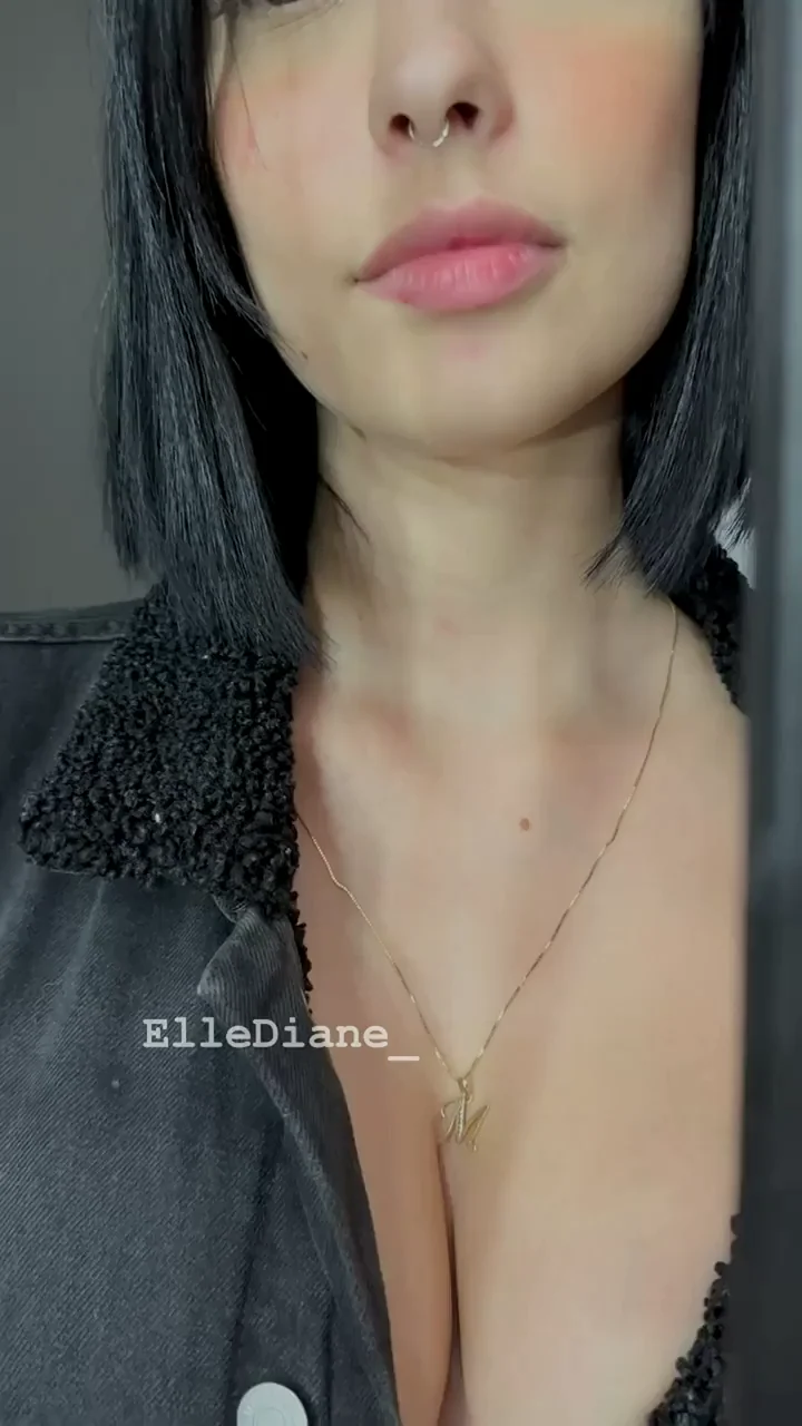 🔒 Elle Dee's Jail Bust-Out: Massive Silicone Tits Tease! 🍒🚔