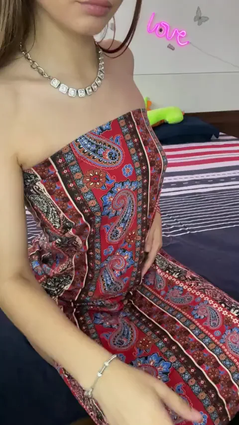 Teen Slut Impresses with Perky Tits and Tease