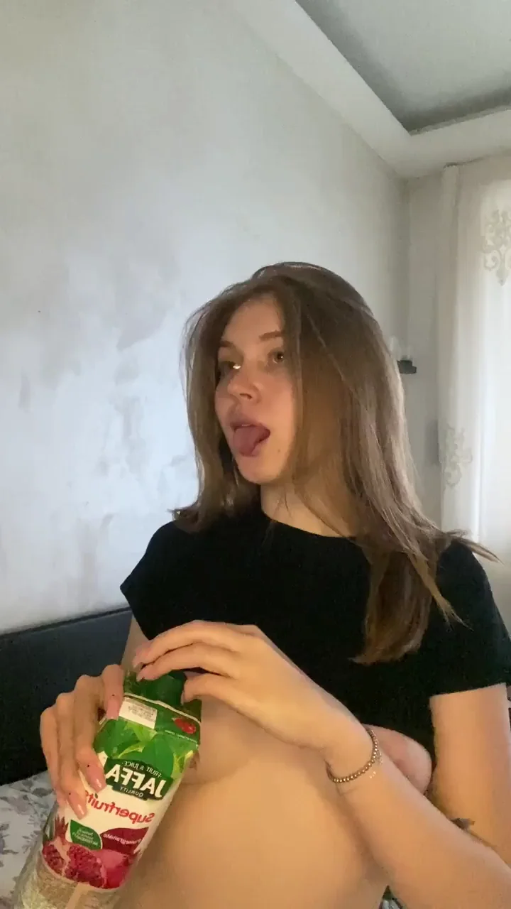Huge natural swingy boobs and a tiny waist