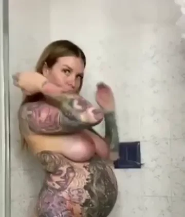 Inked Preggo's Engorged Veiny Tits Taste Like Heaven in the Shower