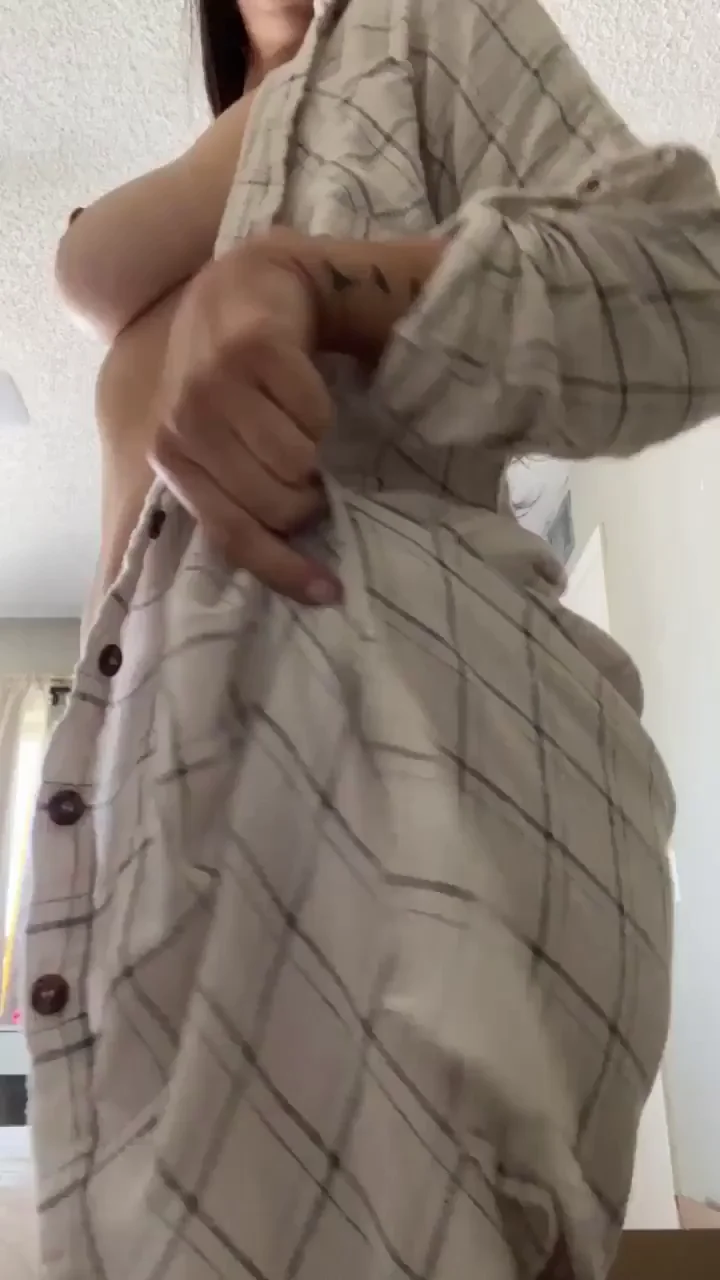 39yo Thick Ass MILF Slowly Strips & Teases 🍑🔥