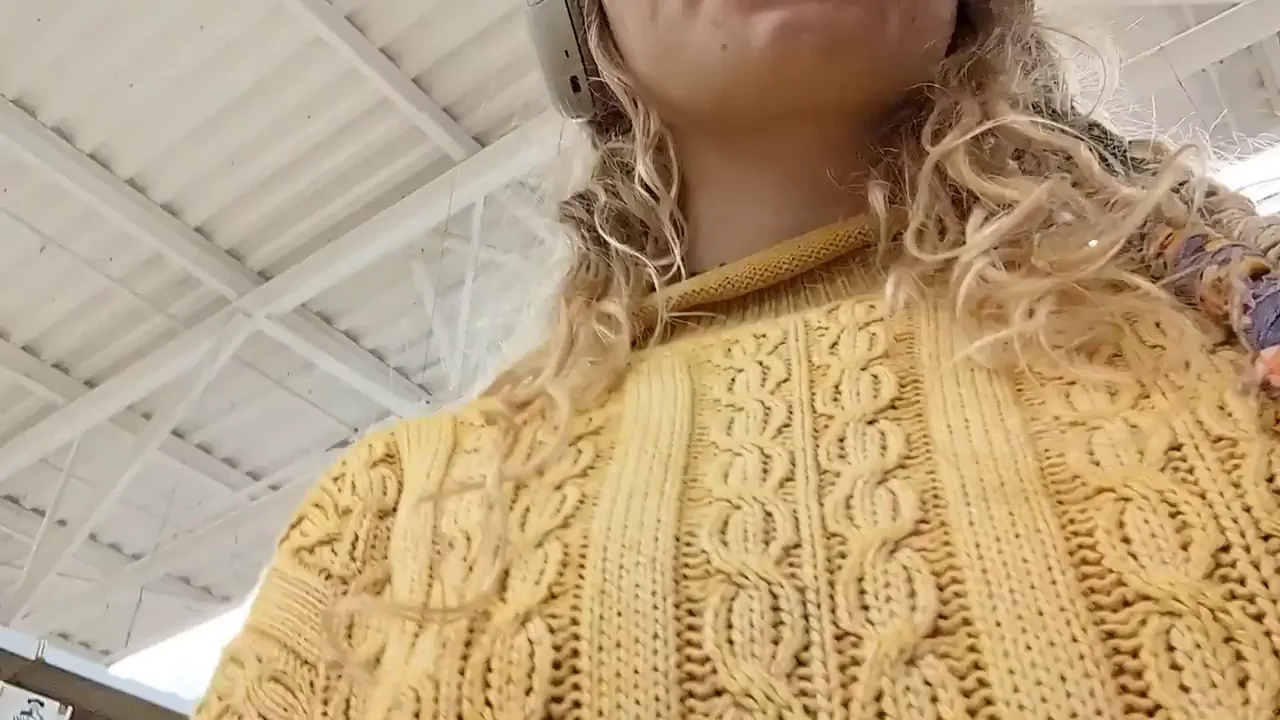 Plugged shopping got me dripping
