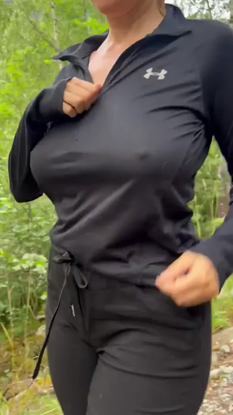 This mommy loves hiking
