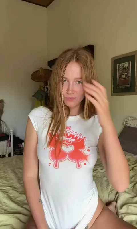 Cute Smiley Redhead Flashes Perky Boobies 😍🍒