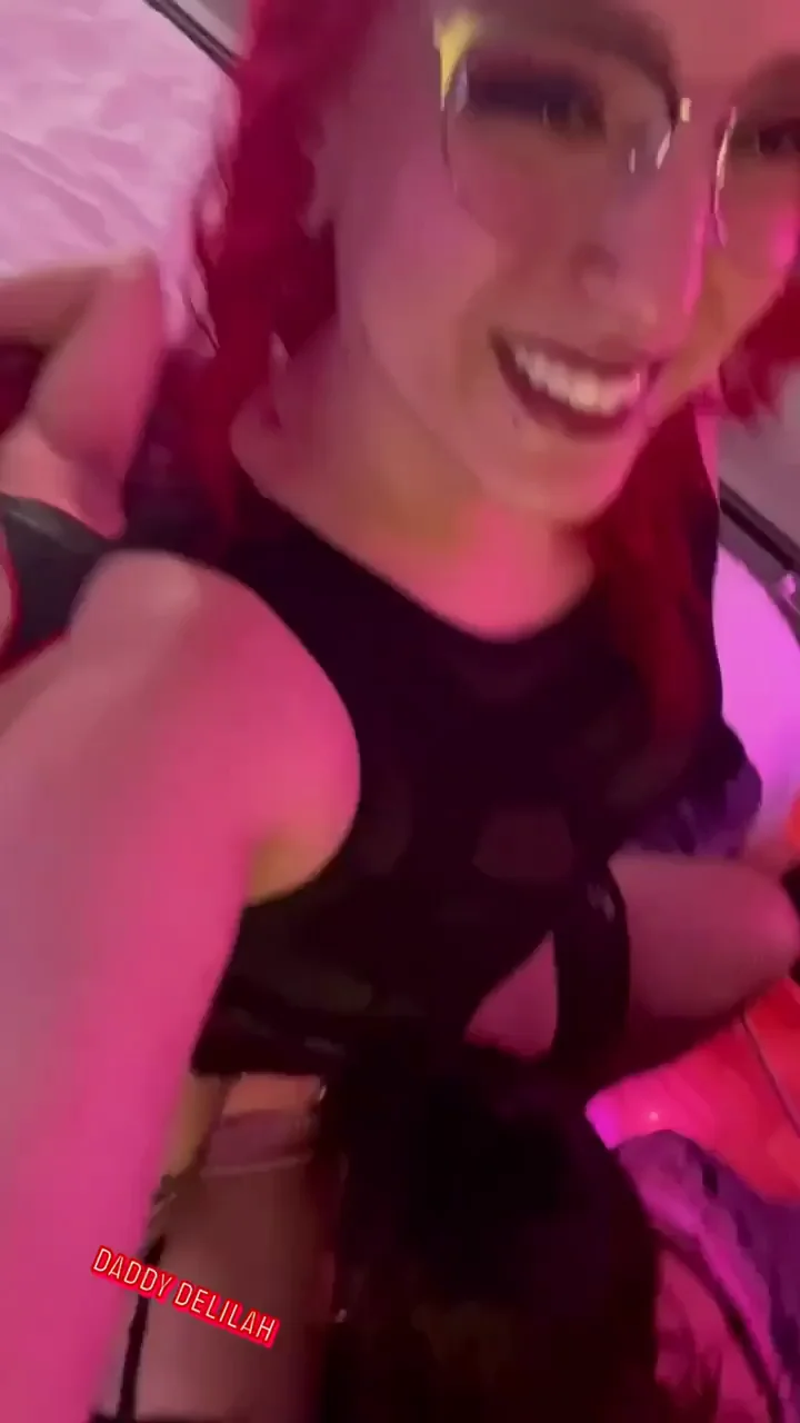 The only way you will be allowed to sniff my perfect pussy is with a cock in your mouth😁‚