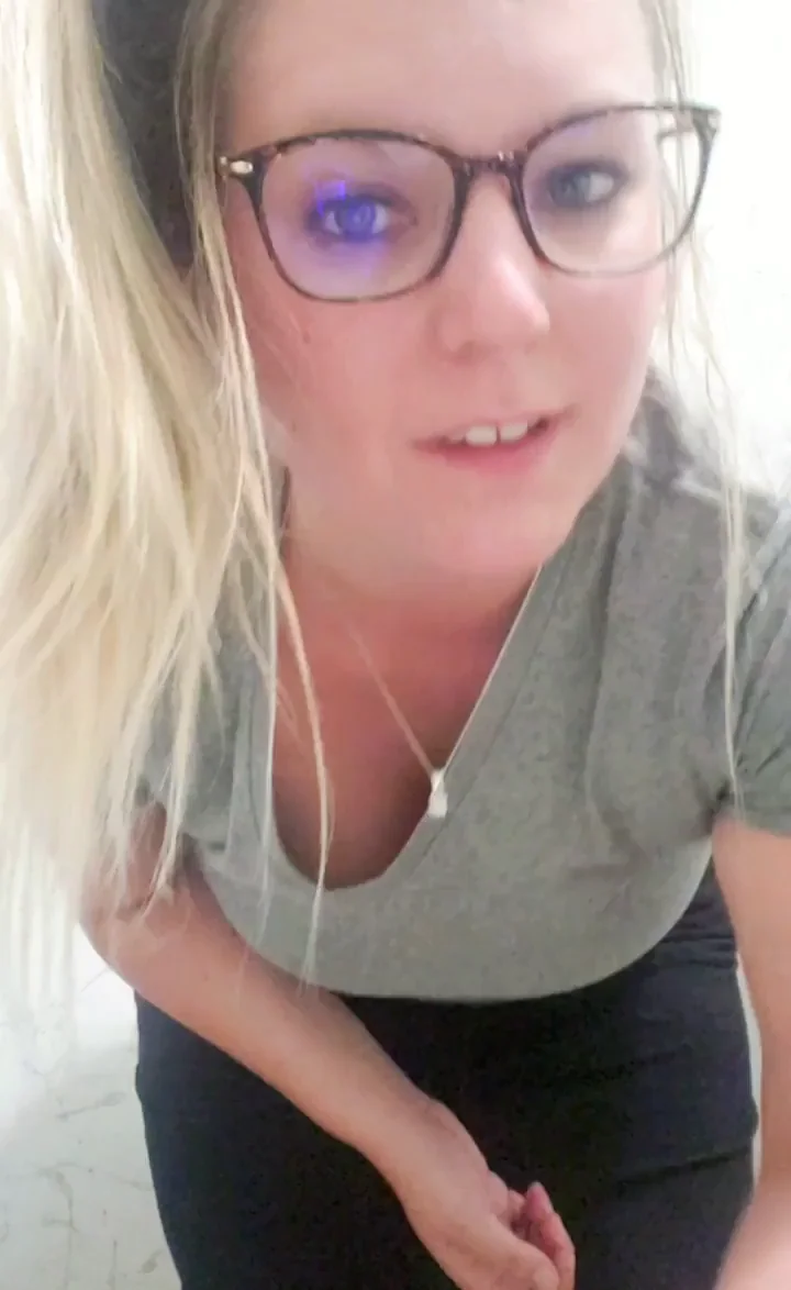 Look up my skirt after you watch my tits. Having fun at work. (F)