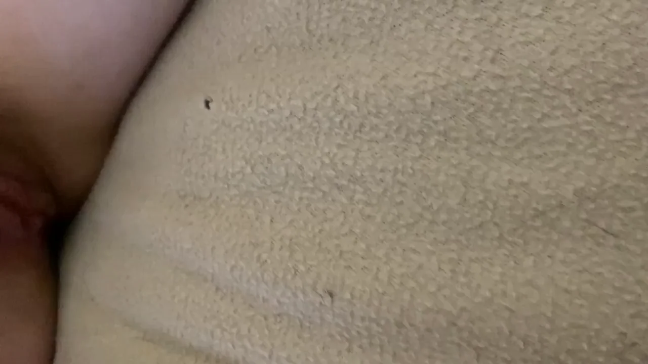 18yo Slut's First Creampie 💦🍑