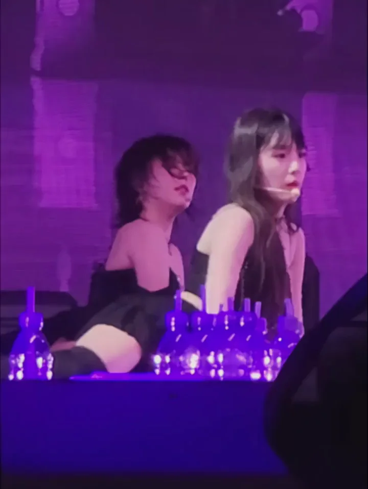 Irene's Slutty Red Velvet Stage Tease 💋🍑🔥