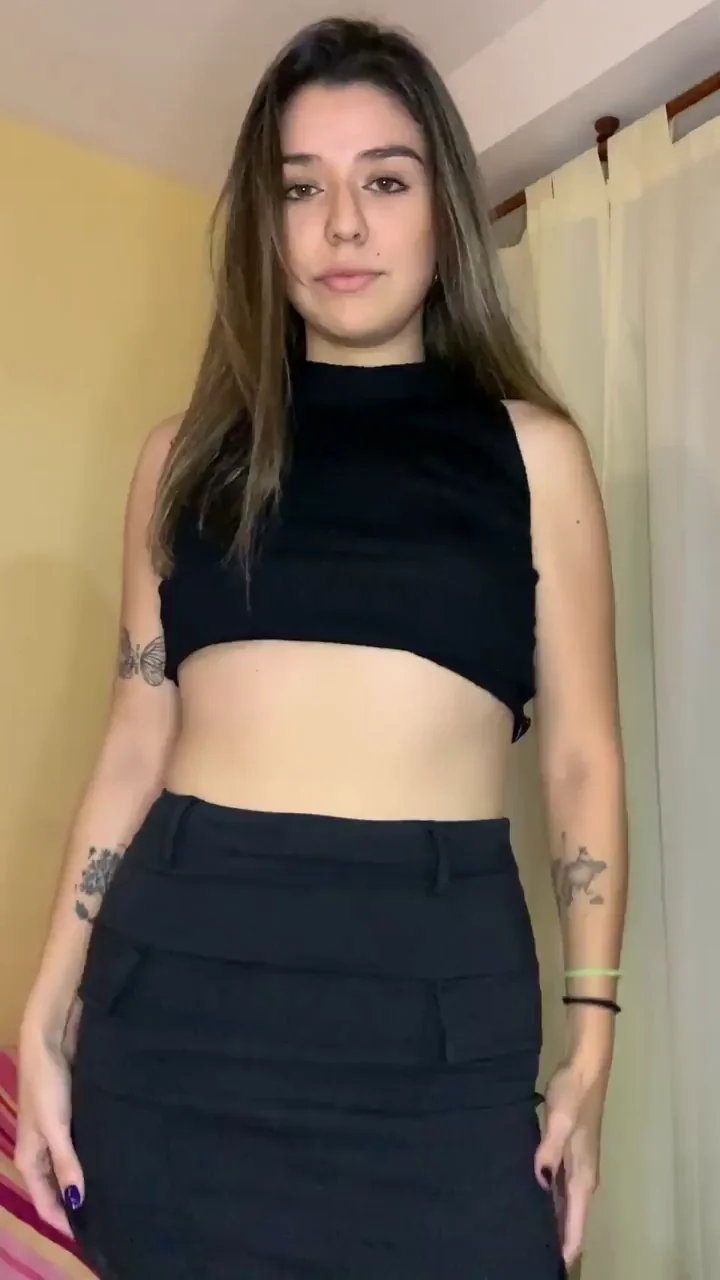 Latina Hottie Craves Top-Tier Pussy Eaters 😈👅💦