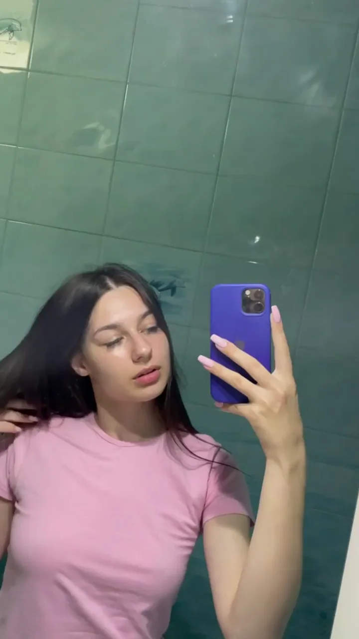 Taking a bath alone is so boring