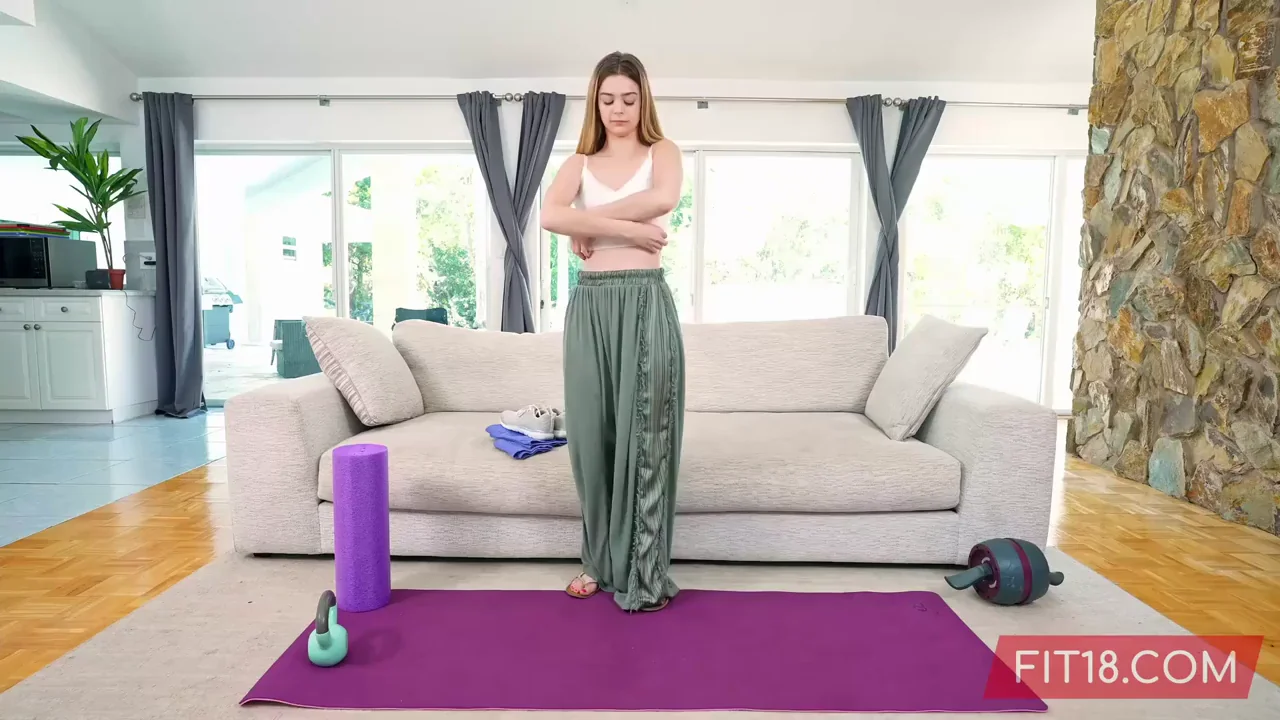 Molly Little - Does the Splits and Creampied Again