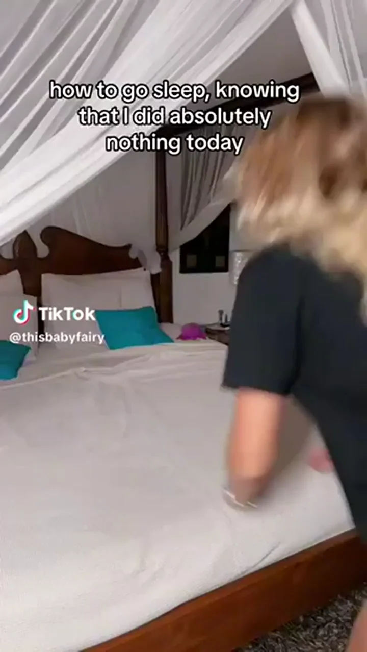 Petite TikTok Slut's Lazy Ass Tease Before Bed 😈🍑