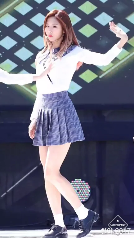 Happy Yoohyeon Day 🍑 Dreamcatcher Skirt Tease Fap Fest 💦