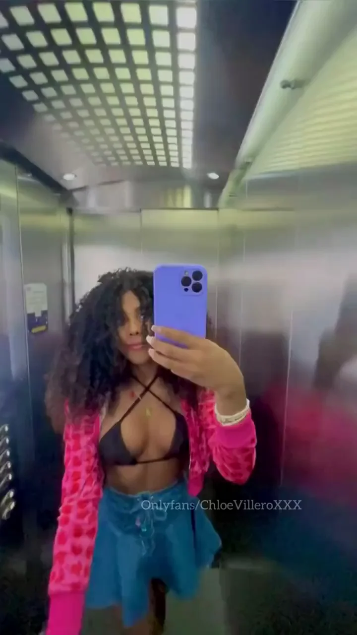 Who would say that under that skirt and that pretty face hides a big surprise for you to do cardio, do you dare to train?🤭🥵😈