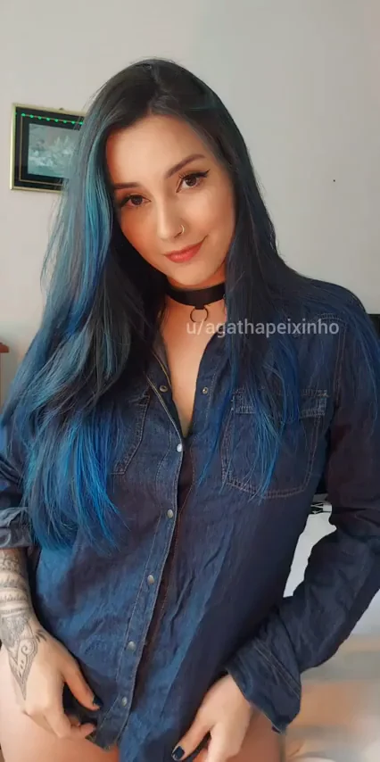 Latin Slut Flashes Massive Tits to Random Dudes 😈🍈🍈