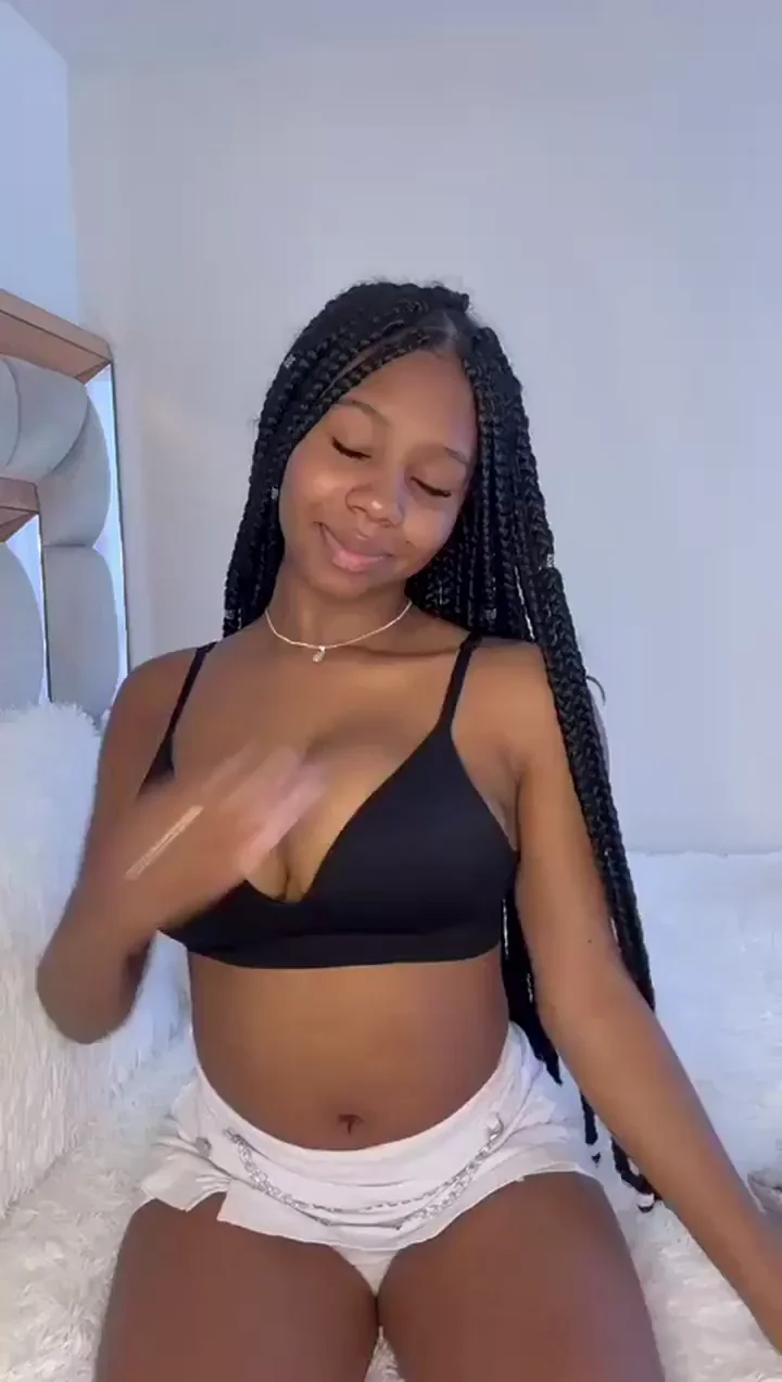 Sending a masturbating video to every guy that upvotes (Myy auto reply is on)