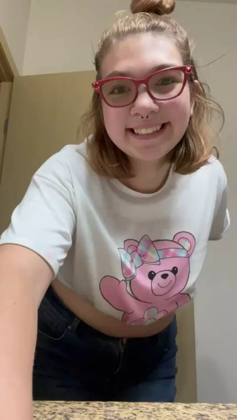 Tight Jeans Huggin' My Juicy Bubble Butt Before I Drop 'Em 🍑😈