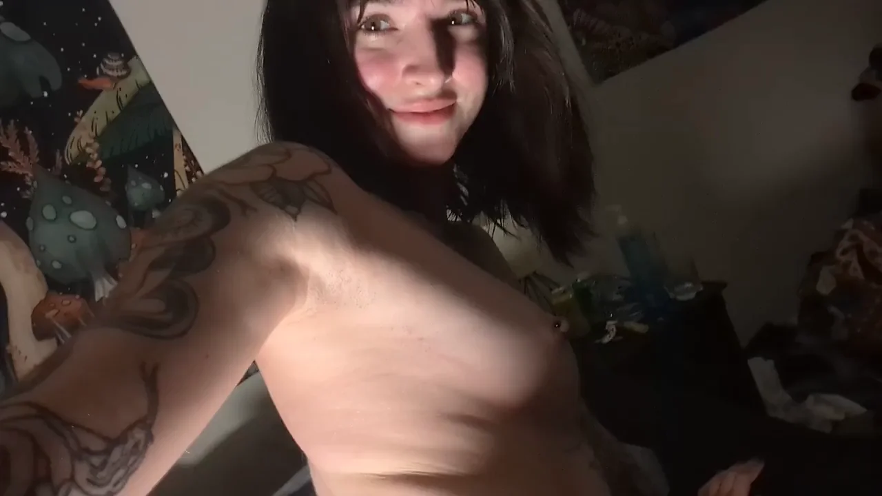 Pretty face, prettier asshole