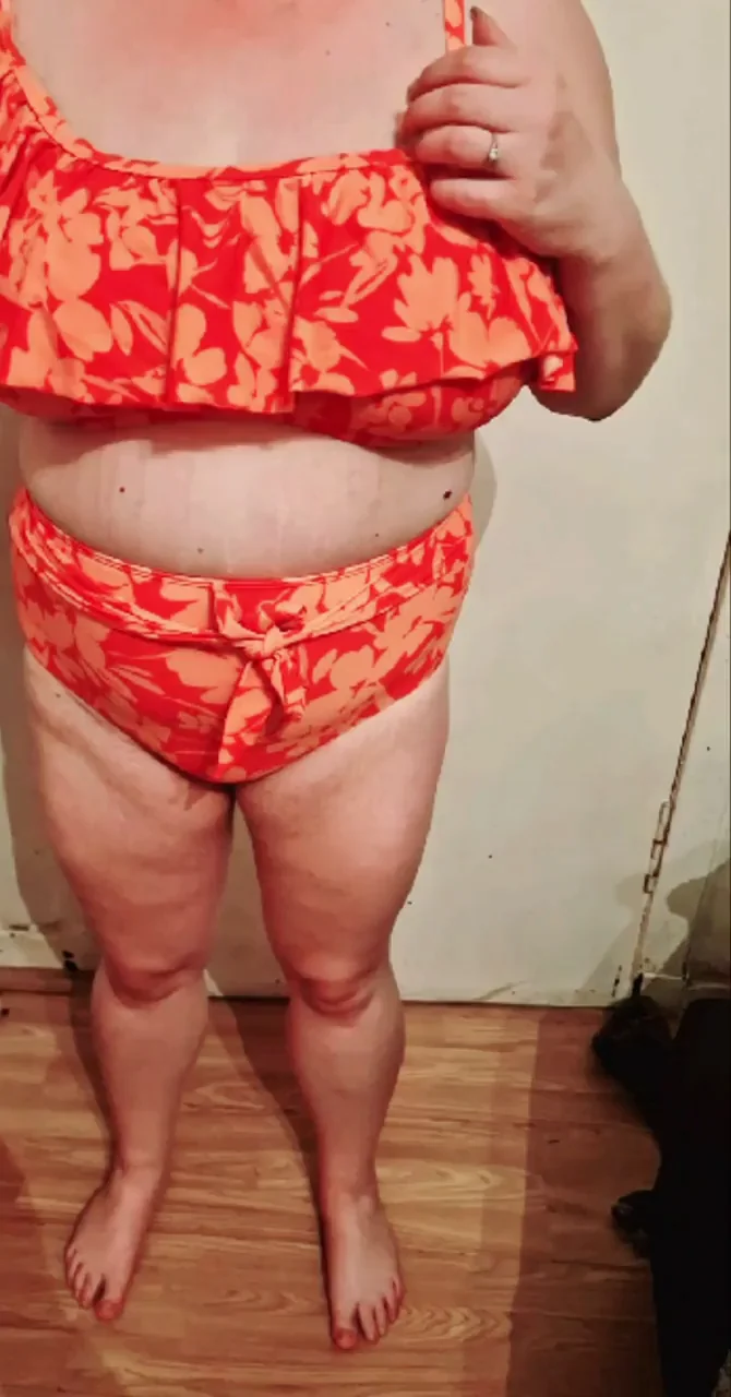Daily BBW Hotwife Bikini Tit Flash Burst