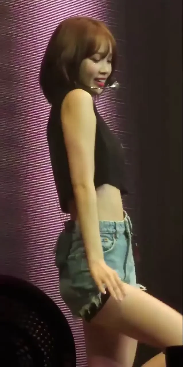 LE SSERAFIM - Chaewon