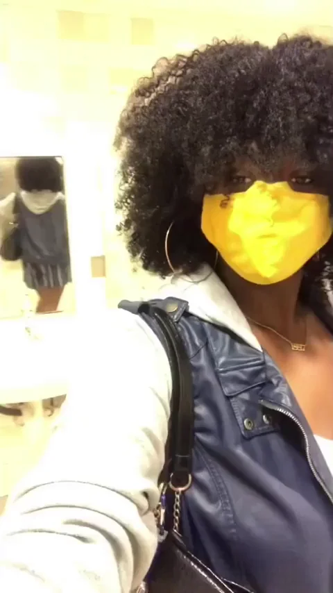 Quick Ebony Titty Flash in Yellow Mask 😘🍫