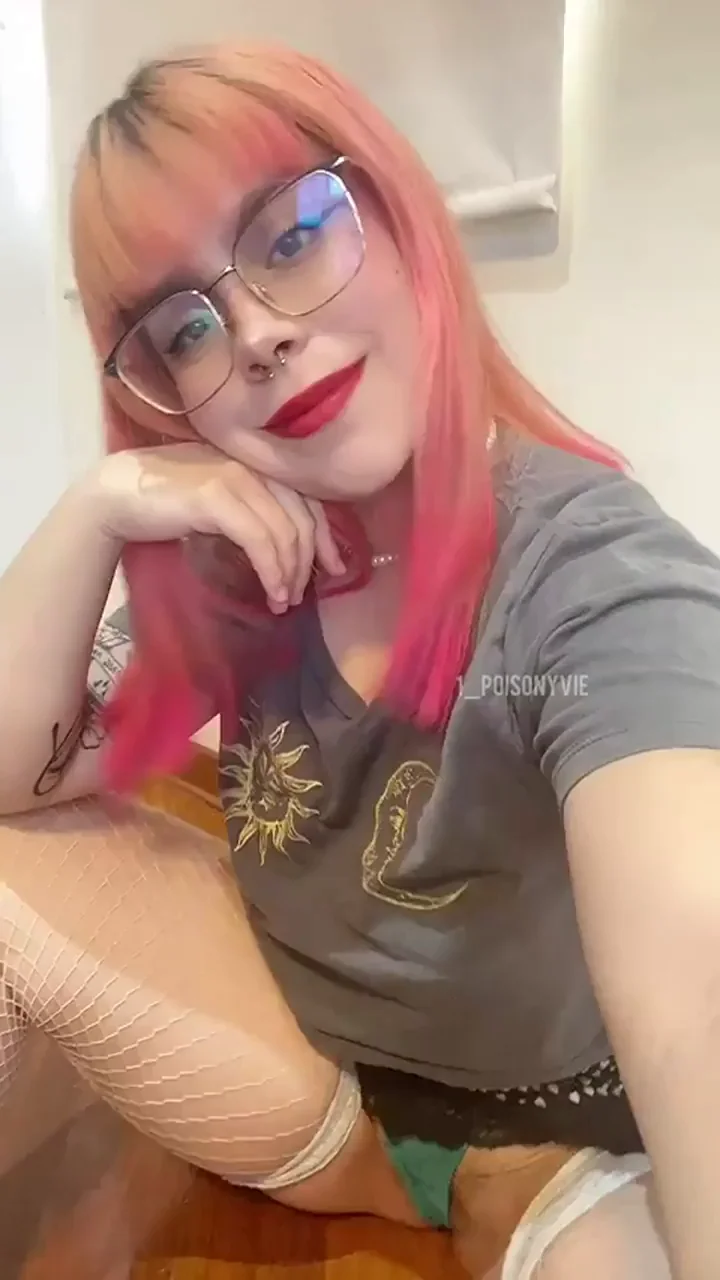 Nerdy Pink-Haired Slut's Glasses Make Her Tits & Ass Pop 😍🔥