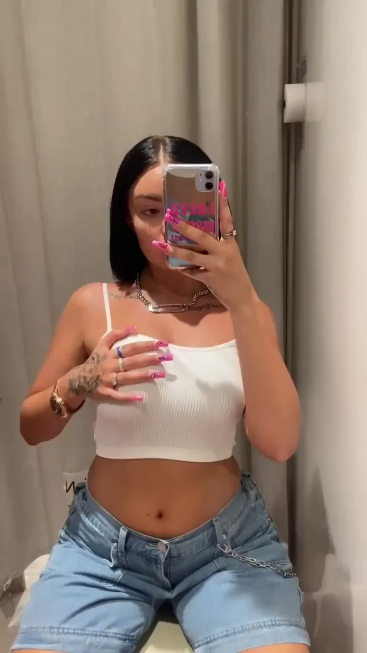Changing Room Tease: Dare Ya to Shop with These Slutty Curves!