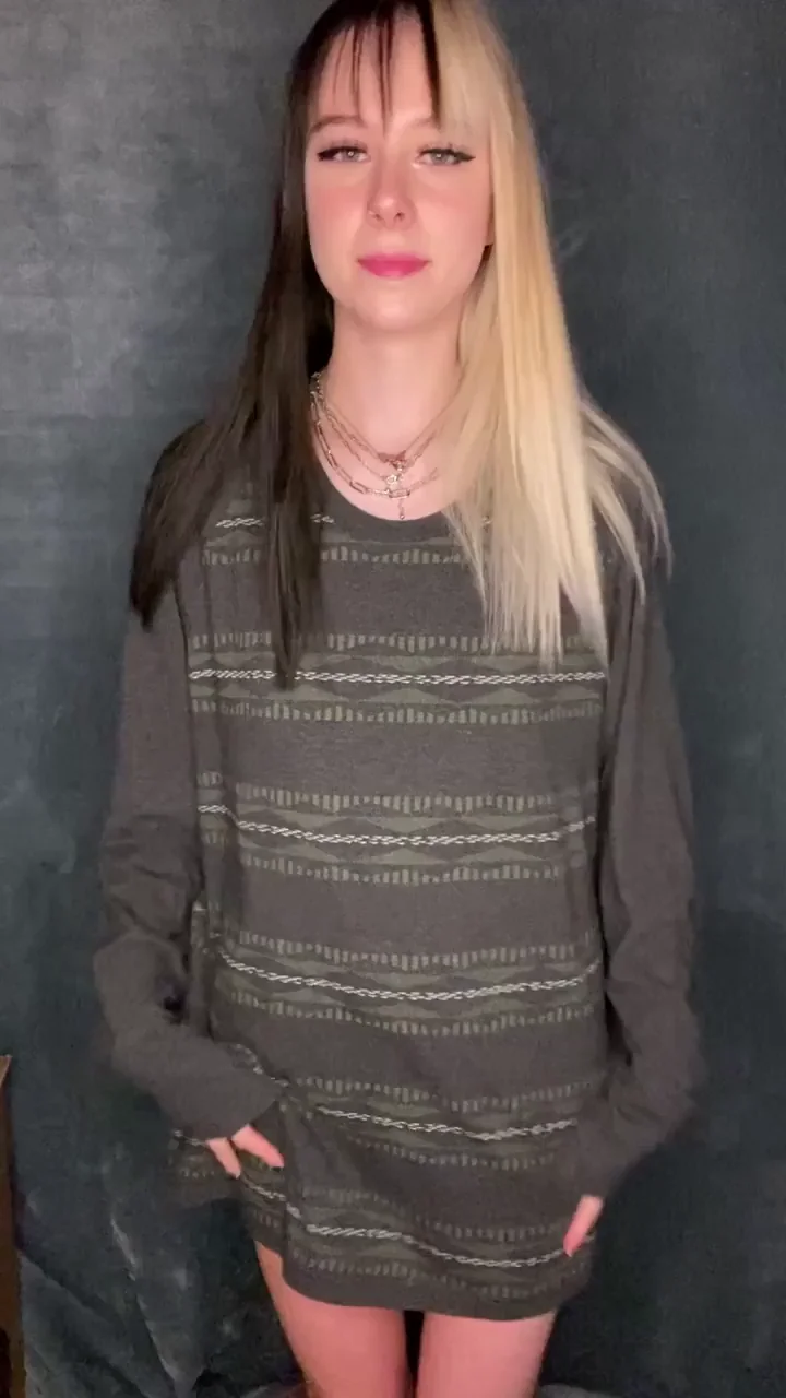[TW] My tits seem extra small today