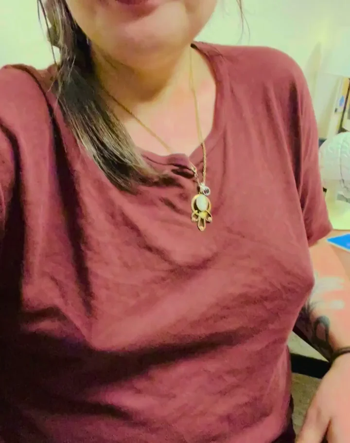 [F] Went braless to work today ðŸ¥°
