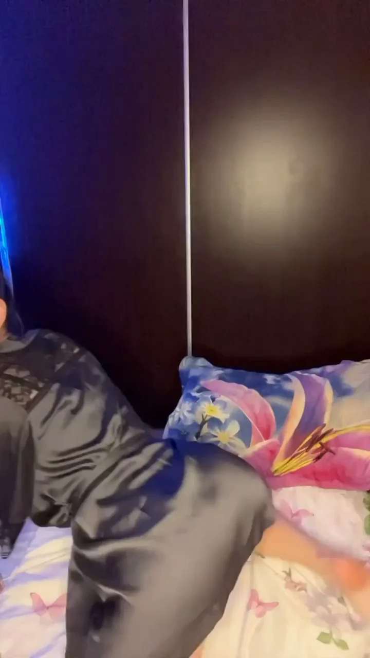 Let me twerk on your face baby