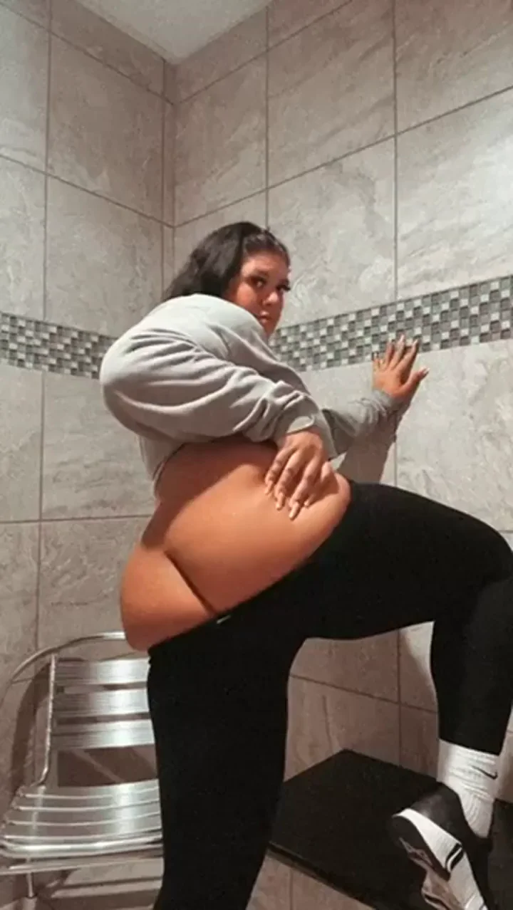 No panties under my leggings, ever.