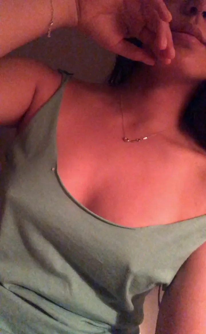 Not ittybittytitty but not big tits either 😁© what's the tag for us medium girls?