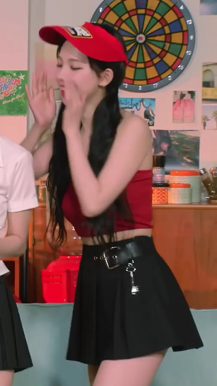 🔥 Karina's Kpop Tease in Red Cap & Tiny Skirt 😈