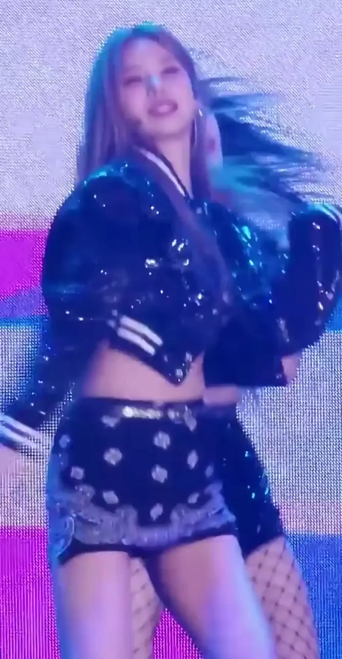Yeji's Slutty Stage Shake: ITZY Leader's Ass-Clapping Tease