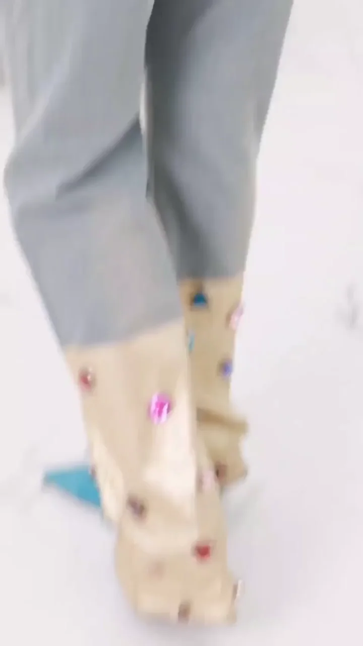 Alice & Sohee's Kpop Tease in Grey Pants & Heels 🔥👠